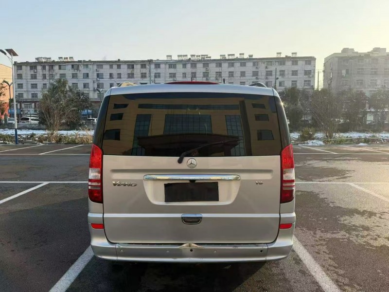 聊城12年奔驰唯雅诺8