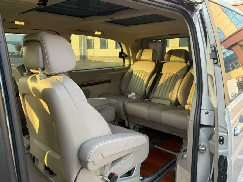 聊城12年奔驰唯雅诺9