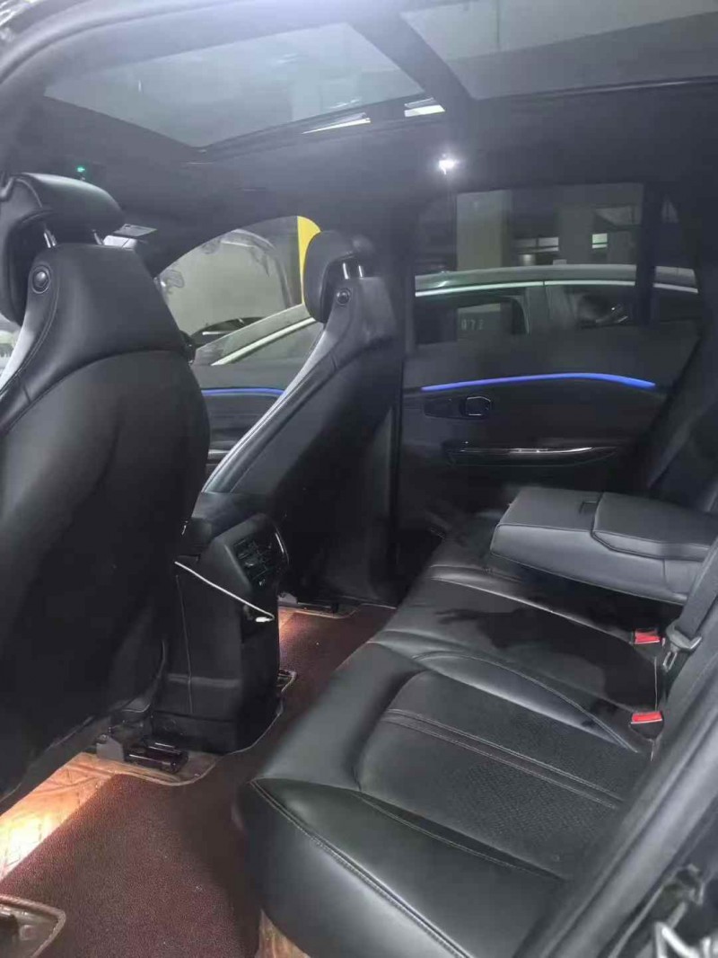 黄石22年蔚来ES64