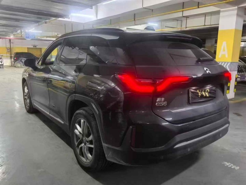 黄石22年蔚来ES68