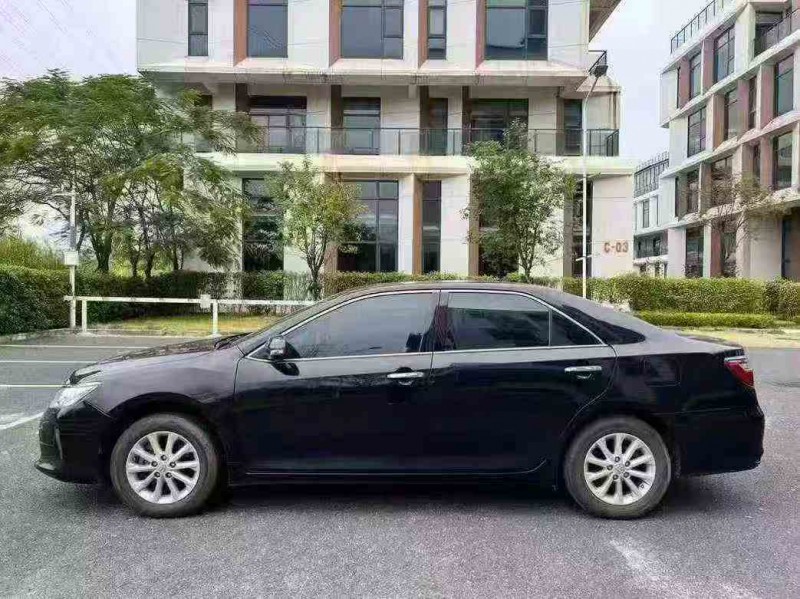 江门17年丰田凯美瑞6