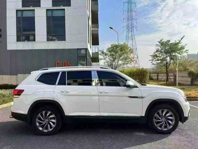 中山17年大众途昂4