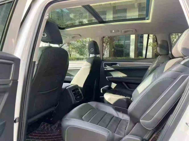 中山17年大众途昂8