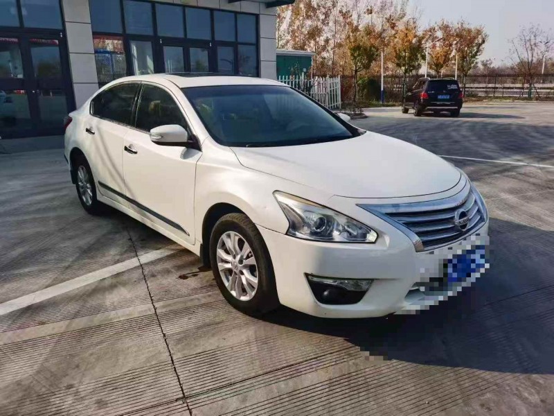 南通13年日产天籁3