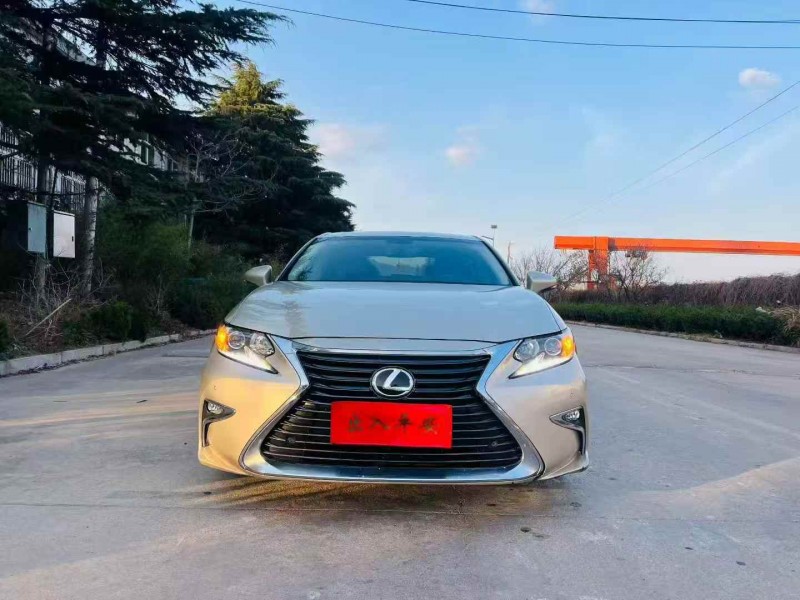 泰安18年雷克萨斯ES1