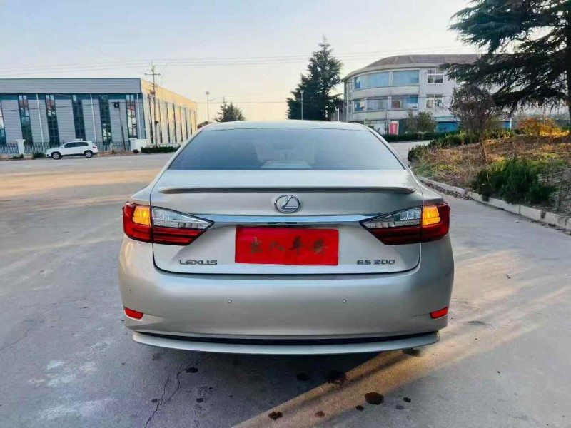 泰安18年雷克萨斯ES9