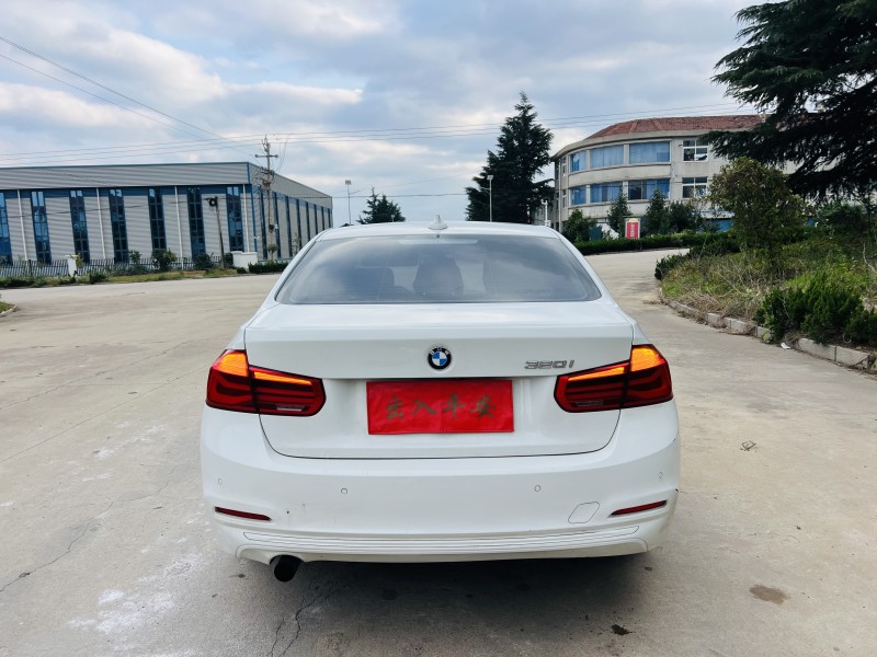 威海16年宝马3系9