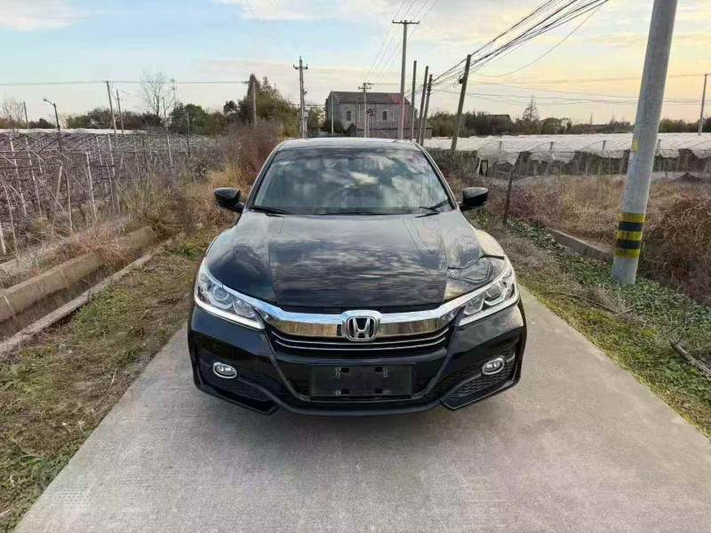 嘉兴18年本田雅阁1