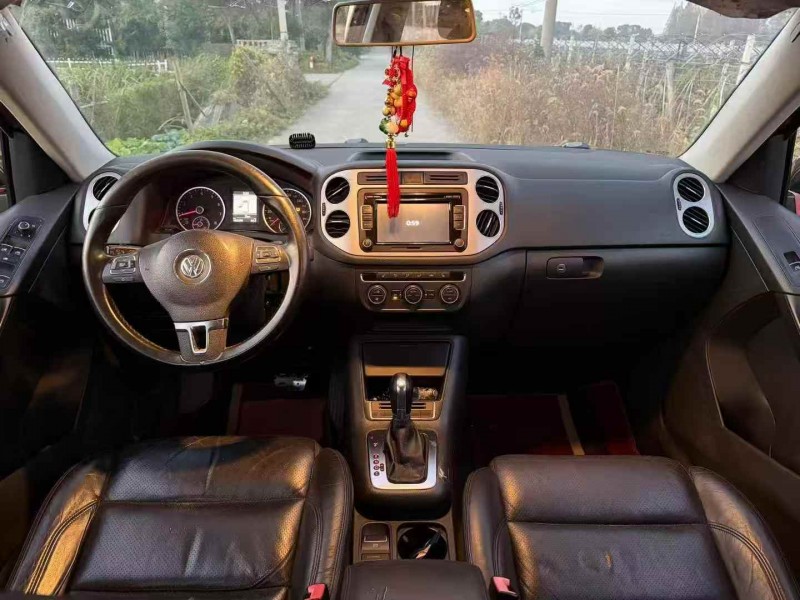 嘉兴14年大众途观5