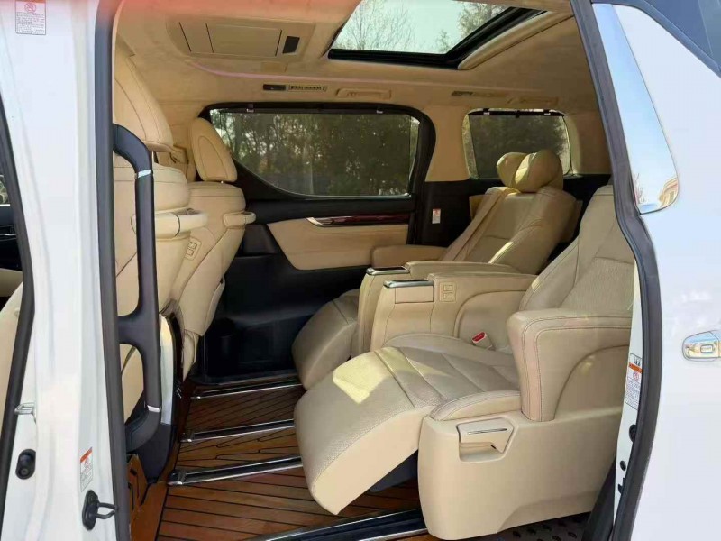 枣庄17年丰田埃尔法4