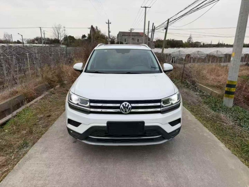 嘉兴19年大众途岳1