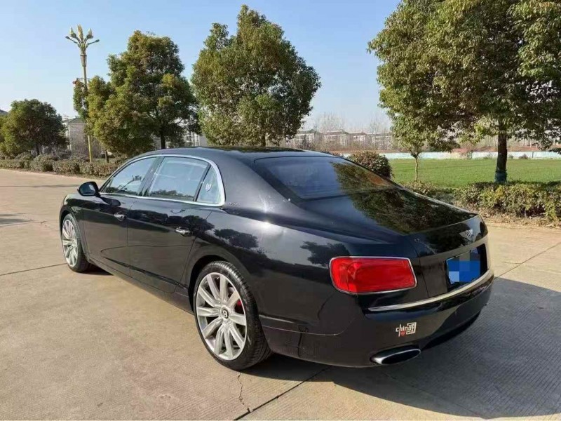 常州16年宾利飞驰8