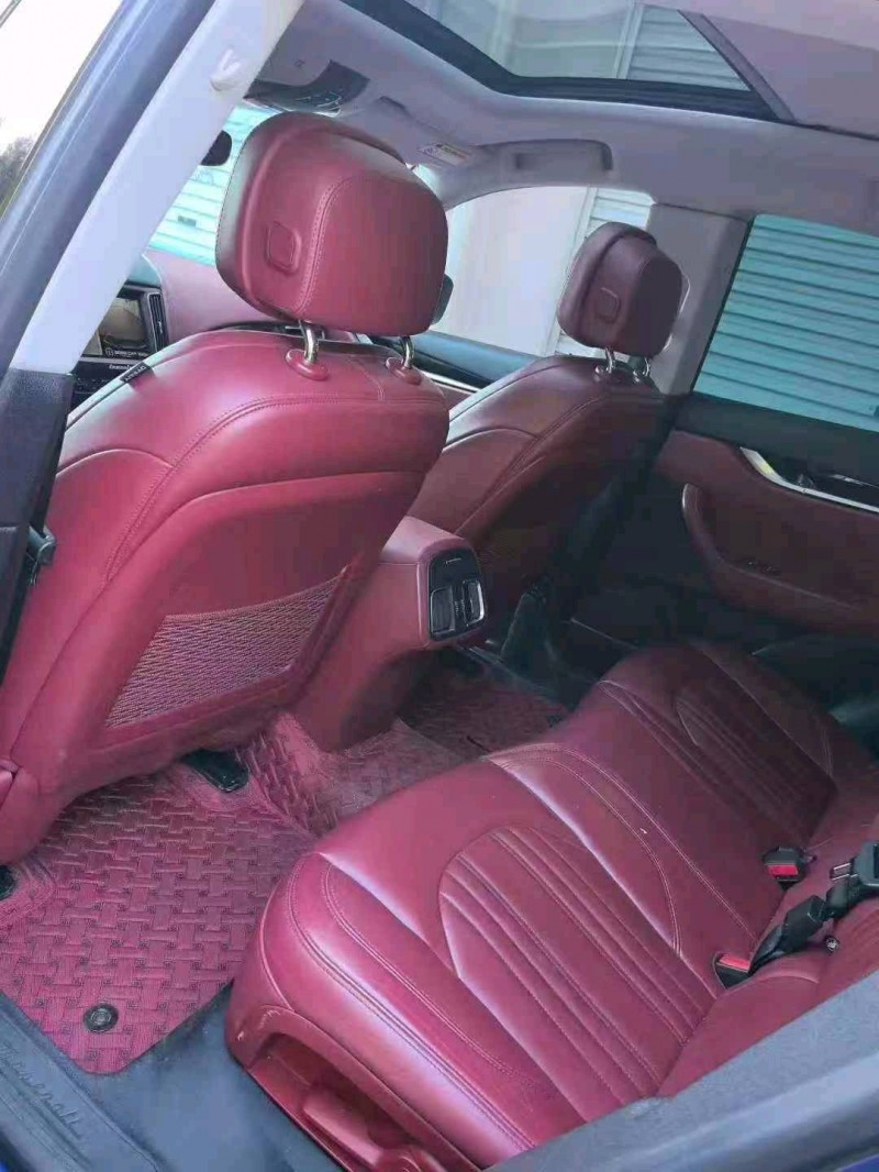 济宁18年玛莎拉蒂Levante5