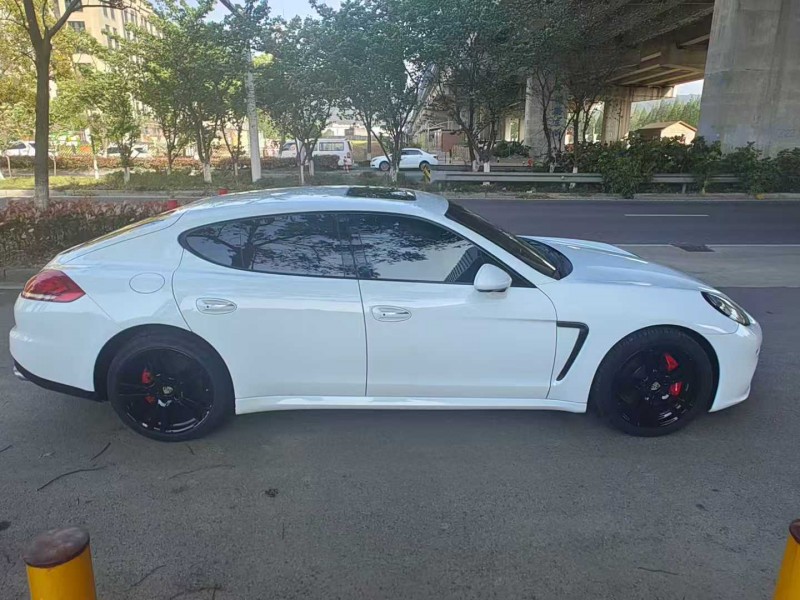 宁波15年保时捷帕拉梅拉2