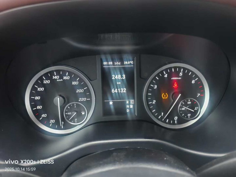 宁波21年奔驰威霆9