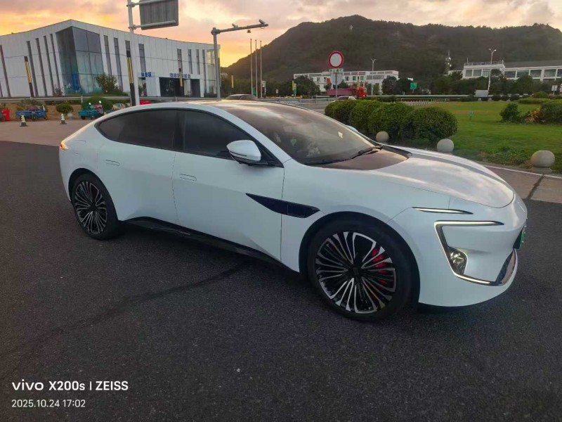 宁波25年阿维塔122