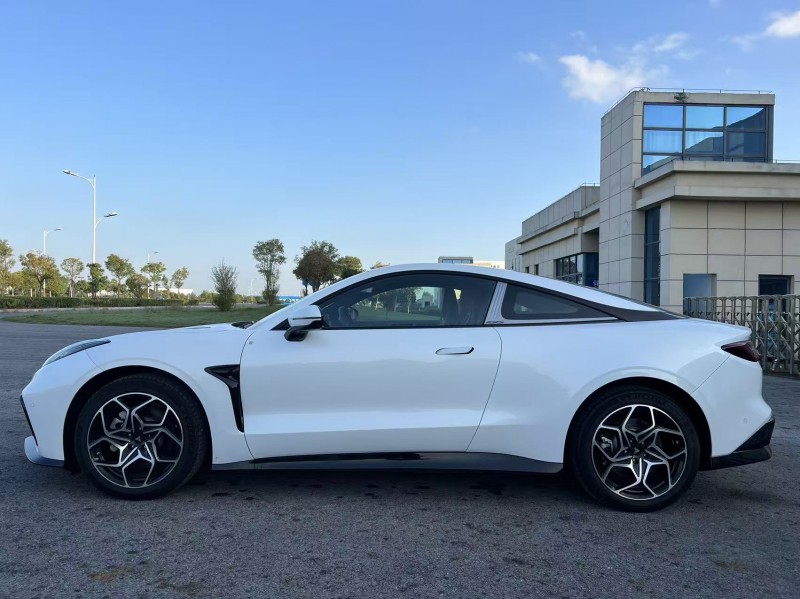 盐城24年哪吒GT9