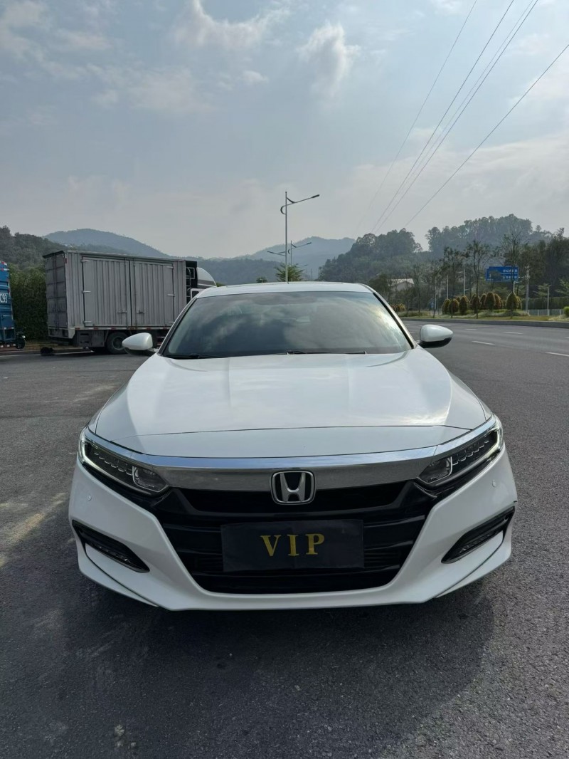 云浮19年本田雅阁1