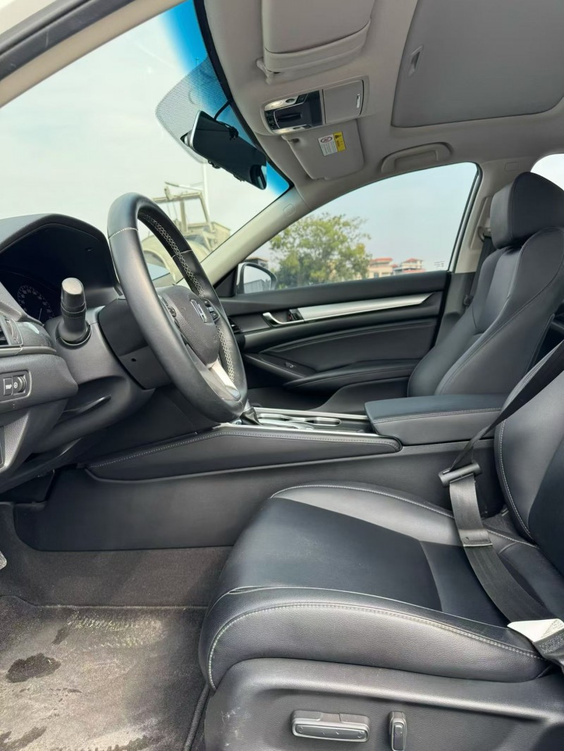 云浮19年本田雅阁3