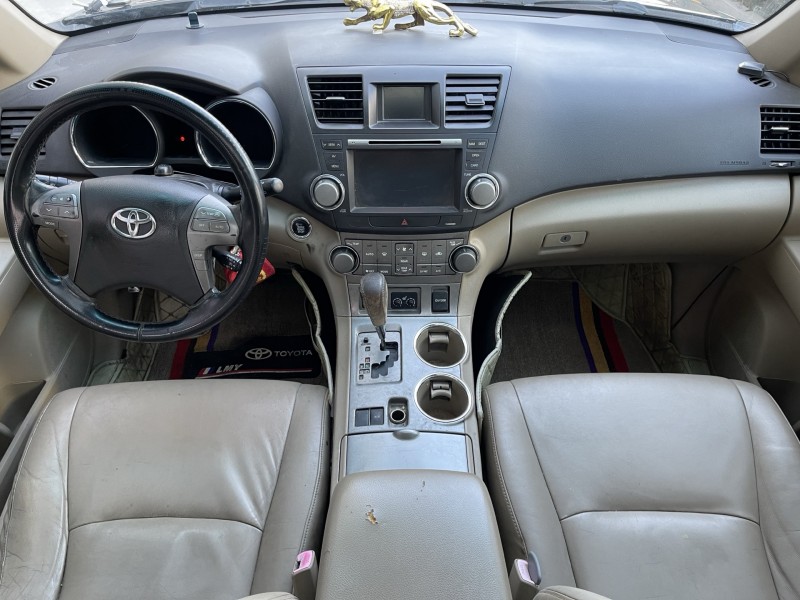 济宁12年丰田汉兰达5