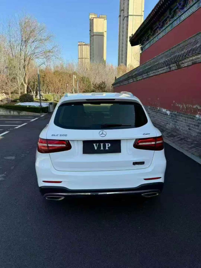 枣庄17年奔驰GLC9