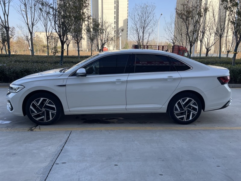 济宁24年大众速腾8