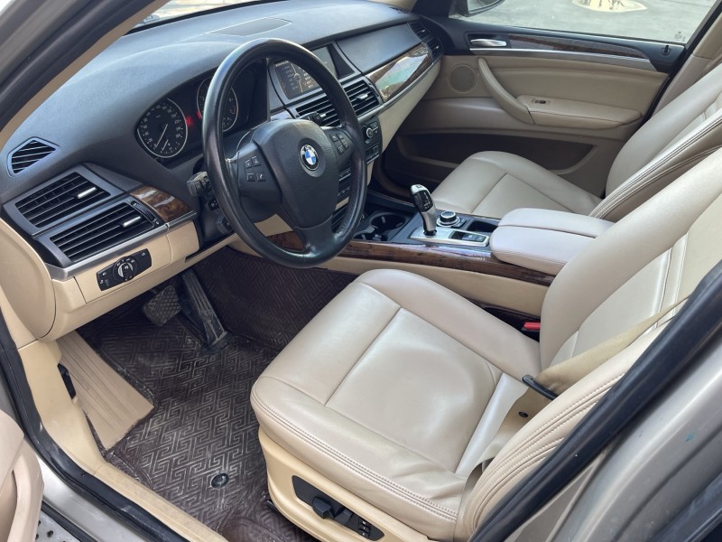 济宁11年宝马X55