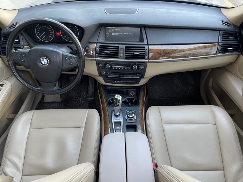 济宁11年宝马X56