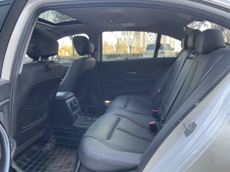 济宁16年宝马3系6