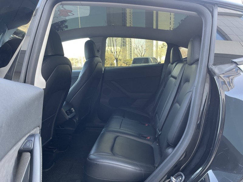 济宁21年特斯拉MODEL Y5