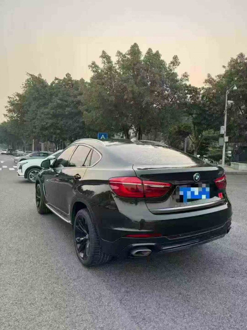 重庆18年宝马X67