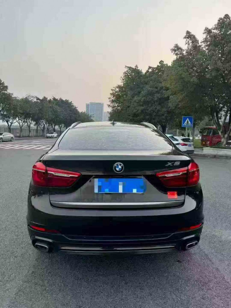 重庆18年宝马X68