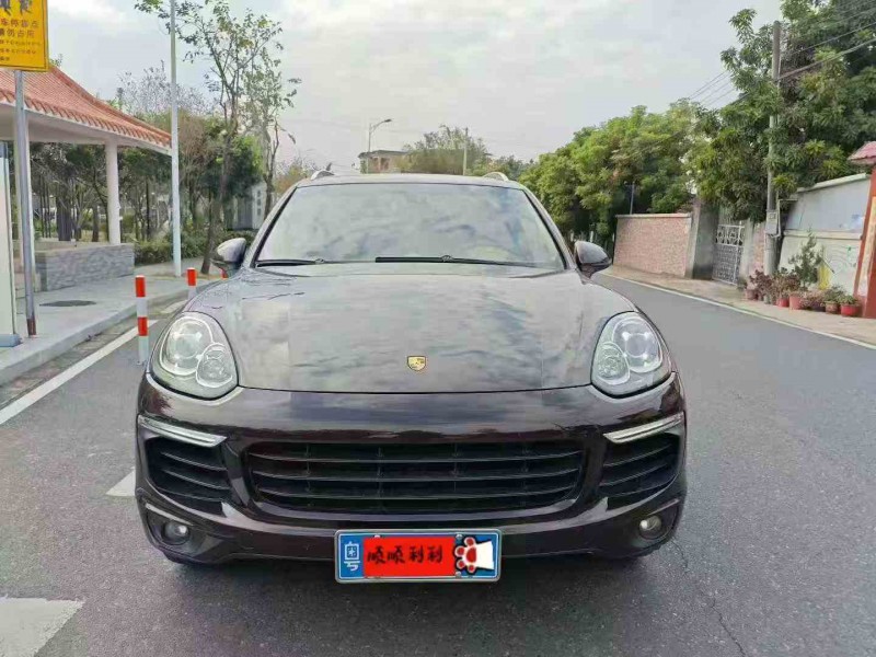 湛江15年保时捷卡宴1