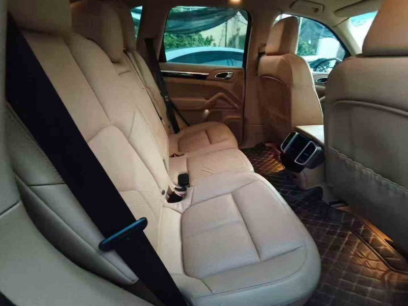 湛江15年保时捷卡宴4