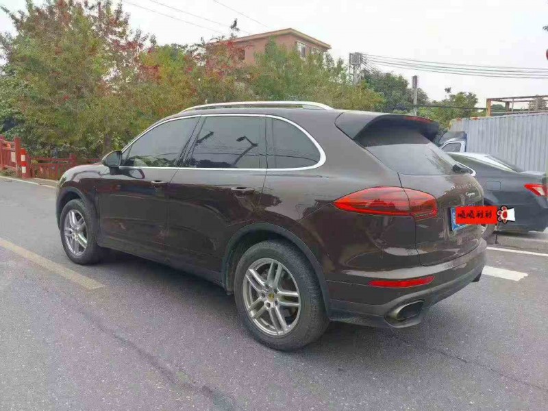 湛江15年保时捷卡宴8