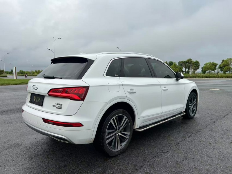 盐城20年奥迪Q58