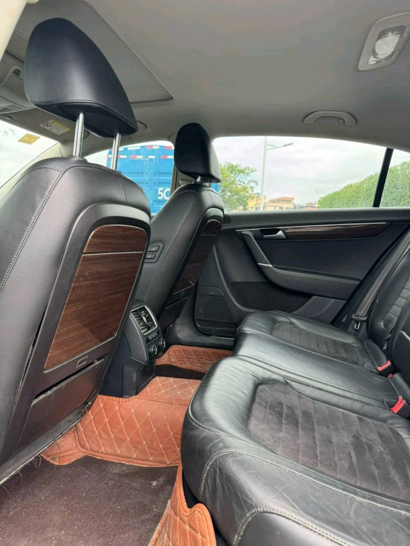 深圳16年大众迈腾8