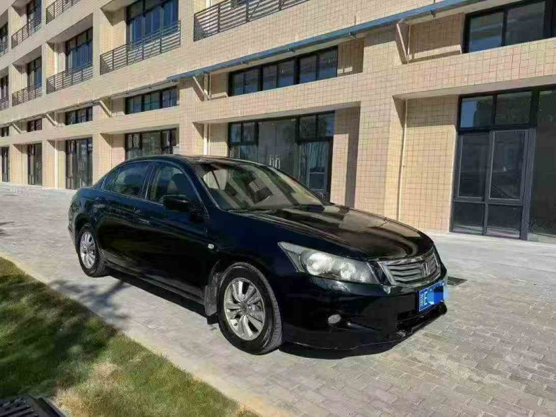 佛山10年本田雅阁2