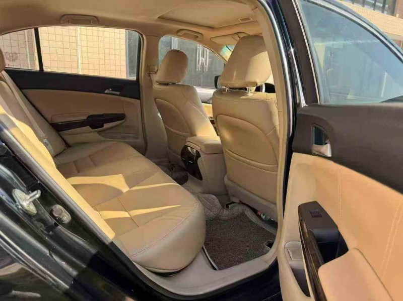 佛山10年本田雅阁4