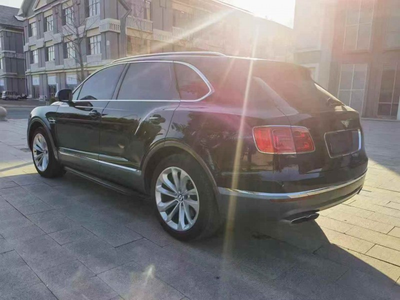 广州18年宾利添越5