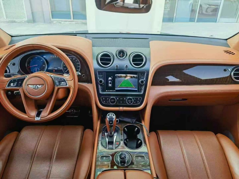 广州18年宾利添越7