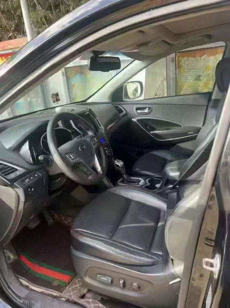 潍坊13年现代新胜达5