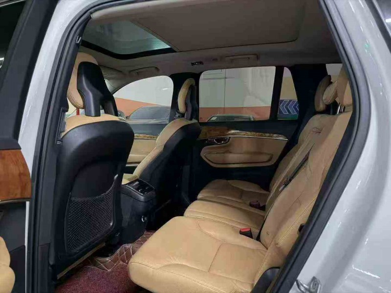 重庆17年沃尔沃XC904