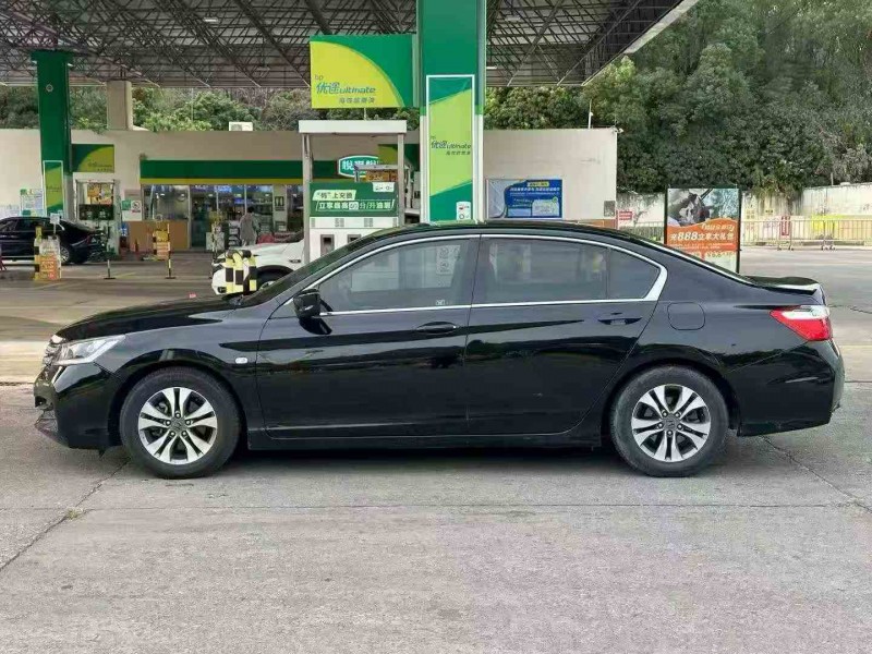 珠海16年本田雅阁4