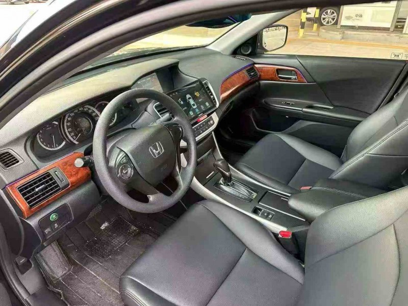 珠海16年本田雅阁5