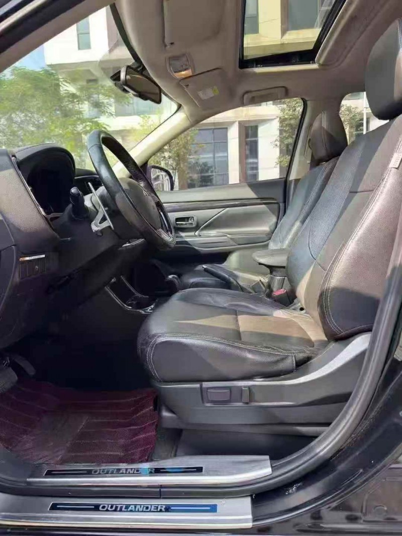 广州17年三菱欧蓝德5