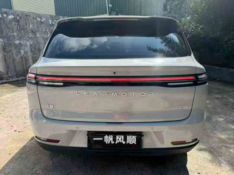 珠海24年零跑汽车C109