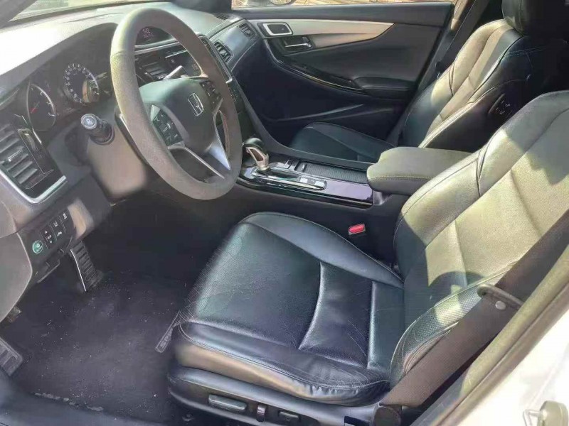 广州15年本田思铂睿4