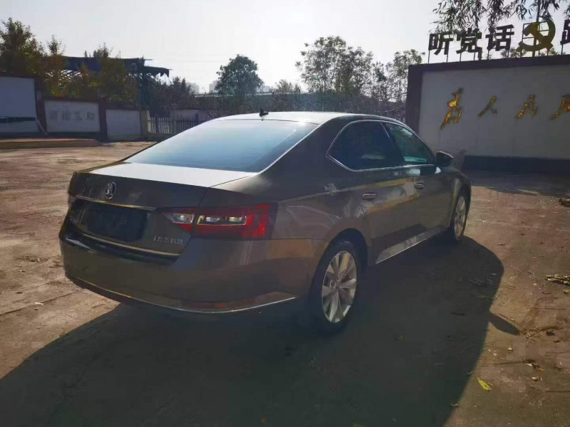 潍坊18年斯柯达速派7