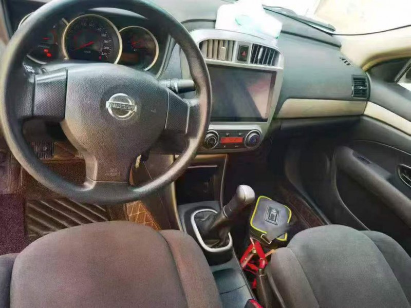 潍坊17年日产轩逸4